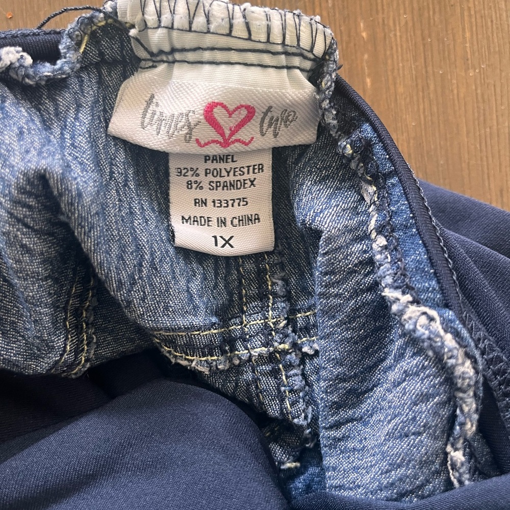 Maternity capris - Picture 3 of 3